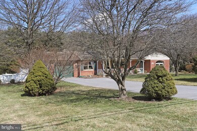 19902 Mount Aetna Rd, Hagerstown, MD 21742 - photo 4