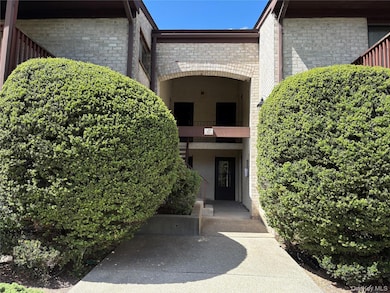 8 Secora Rd unit J-16, Monsey, NY 10952 - photo 3