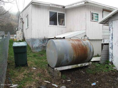 614 Hemlock St, Kodiak, AK 99615 - photo 4