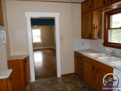 731 SW Randolph Ave, Topeka, KS 66606 - photo 4