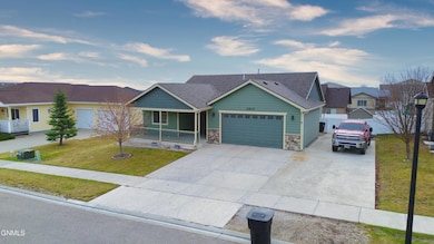 2805 25th St W, Williston, ND 58801 - photo 2