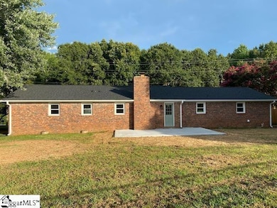 203 Pleasant Dr, Greer, SC 29651 - photo 3