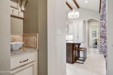 319 Dunvegan -7