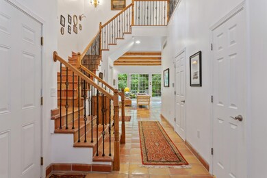 05_4160HillsideTr_32002_Foyer_HiRes