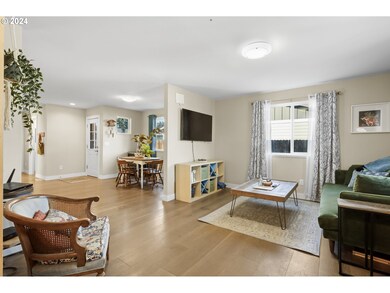 1436 E 11th St, the Dalles, OR 97058 - photo 4