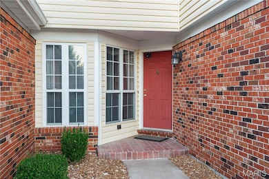 1030 Gifford Ct, Florissant, MO 63031 - photo 2