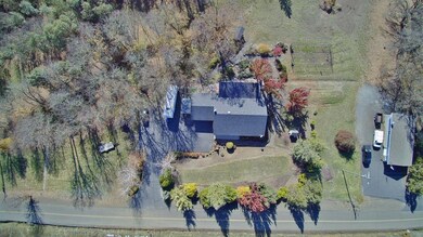 8725 John Day Dr, Gold Hill, OR 97525 - photo 5