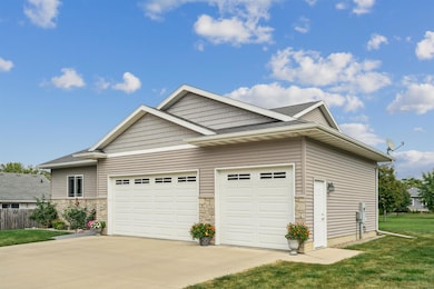 4755 Winghaven Dr, Waterloo, IA 50701 - photo 2