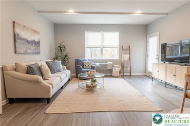 948 N Front St unit C-10, Allentown, PA 18102 - photo 3