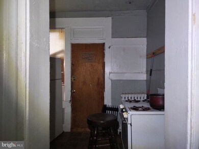 2908 Ridgewood Ave, Baltimore, MD 21215 - photo 5