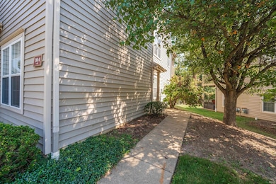 704 Bayberry Ct E unit E, Bloomington, IN 47401 - photo 2