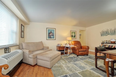 University Square #1 unit 211, Pittsburgh, PA 15213 - photo 5