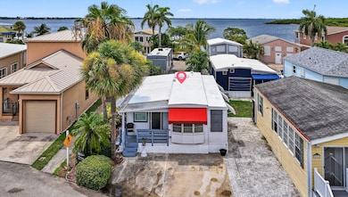 559 Nettles Blvd, Jensen Beach, FL 34957 - photo 5