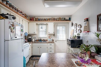 9-web-or-mls-2173 Clyde Park-4