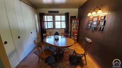 3628 SW 38th St, Topeka, KS 66610 - photo 5