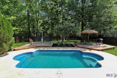 6076 Woodbend Dr, Zachary, LA 70791 - photo 7