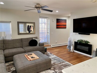 19 Sherman St unit 3B, Newport, RI 02840 - photo 2