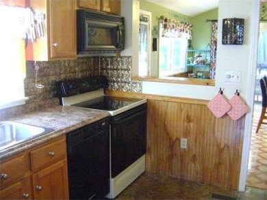 89 Atlanta St, Haverhill, MA 01832 - photo 5