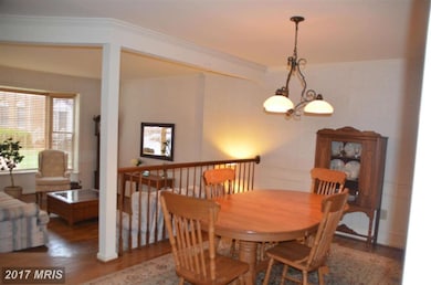 10822 Brewer House Rd, Rockville, MD 20852 - photo 4