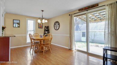 8913 Admiral Dr, Louisville, KY 40229 - photo 7