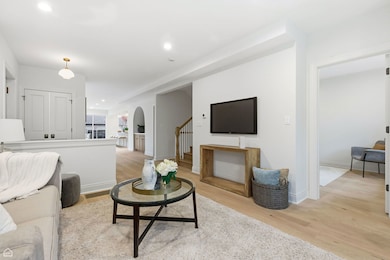 unlisted-address, Chicago, IL 60625 - photo 4