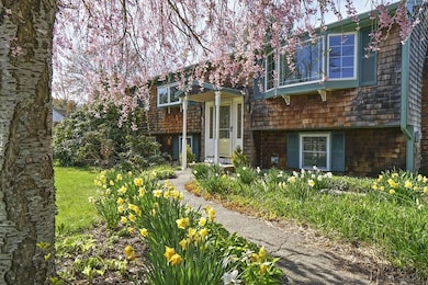 32 Summer St, Rockland, MA 02370 - photo 2