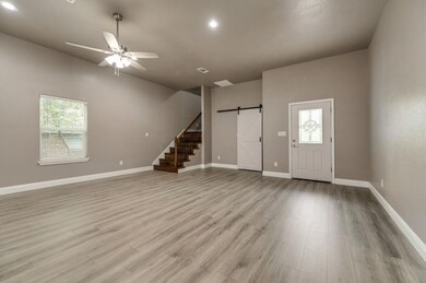 915 W Munson St, Denison, TX 75020 - photo 6