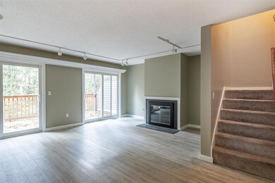 17 Village Falls Way, MerriMacK, NH 03054 - photo 4