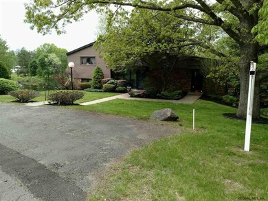 7 Marathon Dr, Troy, NY 12180 - photo 2