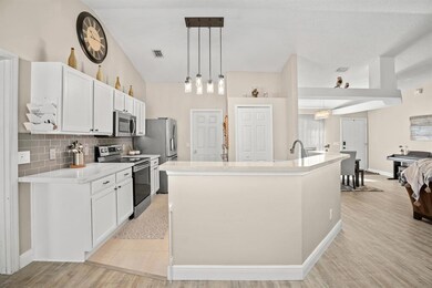 Dining Area / Entry