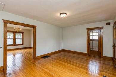 427 N 8th Ave E, Newton, IA 50208 - photo 7