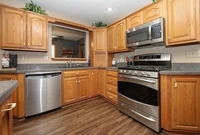 205 Island View Dr, Waverly, IA 50677 - photo 4