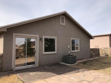 14232 Desert Mesquite Dr, Horizon City, TX 79928 - photo 3