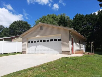 1029 Ford Dr, Lowell, NC 28098 - photo 4