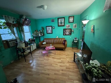 27 Joyce Kilmer Ave, New Brunswick, NJ 08901 - photo 3