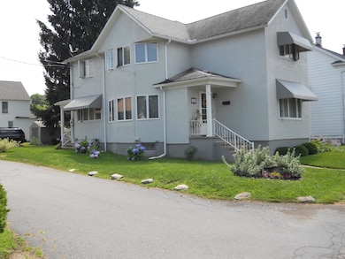 221 S Laurel St, Archbald, PA 18403 - photo 4