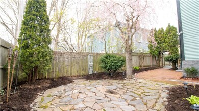 21 School St unit 3-4, Newport, RI 02840 - photo 3