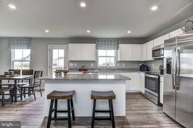 881 Raeann Dr, Greencastle, PA 17225 - photo 3