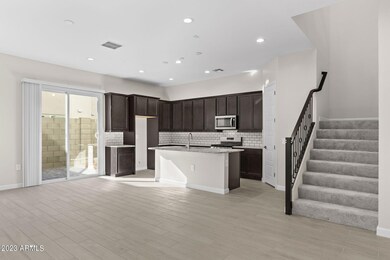 9-web-or-mls-17442-n-49th-st