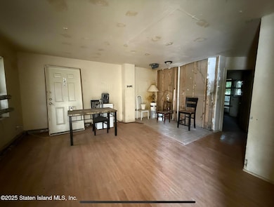27 Targee St, Staten Island, NY 10304 - photo 2