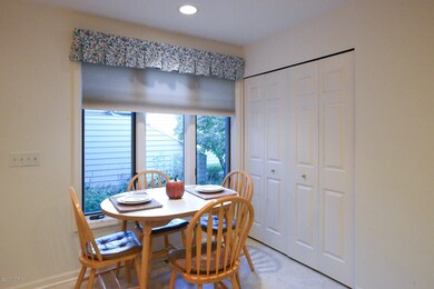 1836 Cross Bend St NE unit 71, Grand Rapids, MI 49505 - photo 3