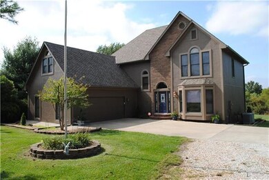 Beautiful 5 Bedroom Home on 8 Acres