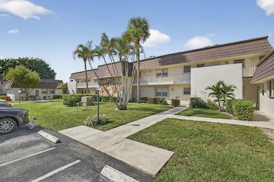 12001 Poinciana Blvd unit 204, Royal Palm Beach, FL 33411 - photo 5