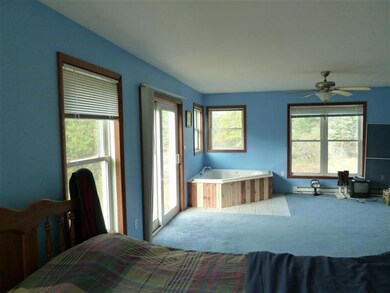 Master Bedroom w/ walk-in closets