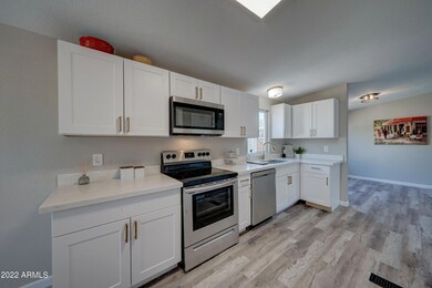 9640 E Escondido Ave-8