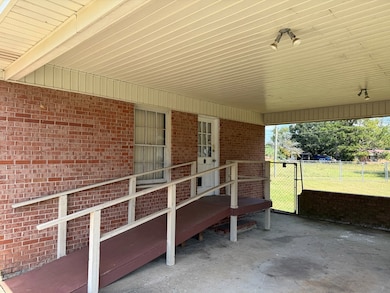 100 Allen Way, Fitzgerald, GA 31750 - photo 2