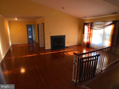 19921 Appledowre Cir, Germantown, MD 20876 - photo 6