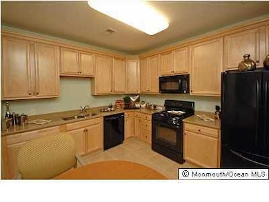 213 Knightsbridge Ln, Morganville, NJ 07751 - photo 2