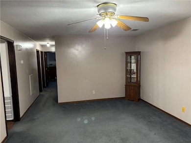 603 E Beth St, Lansing, KS 66043 - photo 4