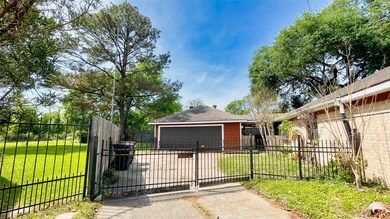 6430 Fairwood Dr, Houston, TX 77088 - photo 5